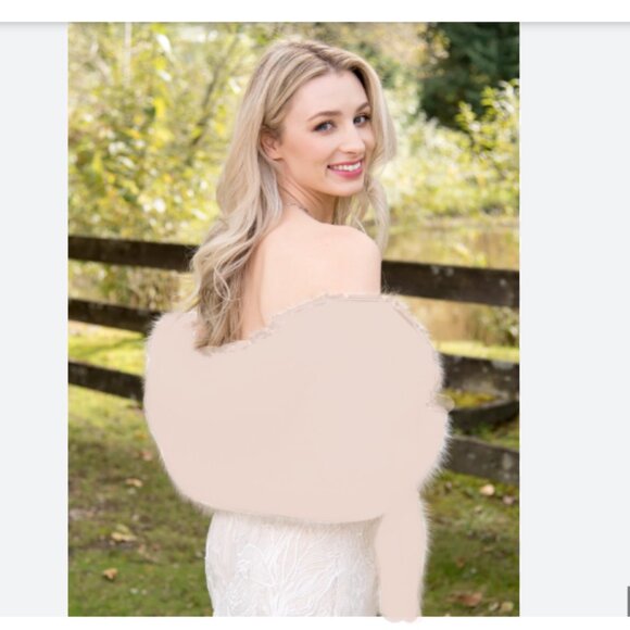 Brand New Lord & Taylor Women's Genuine Rabbit Fur Stole Shawl - Picture 6 of 11